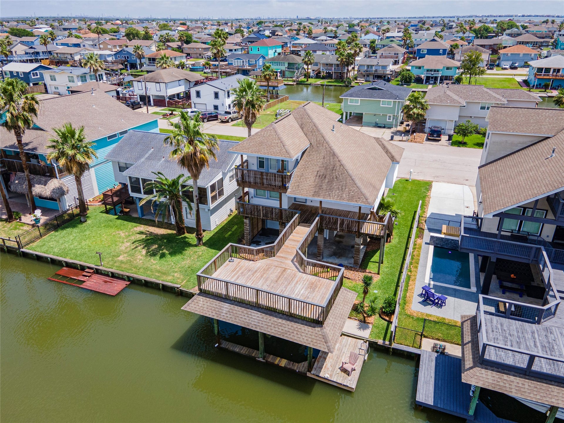 70 Tarpon Street, Bayou Vista, TX 77563 70 Tarpon Street, Bayou Vista, TX 77563