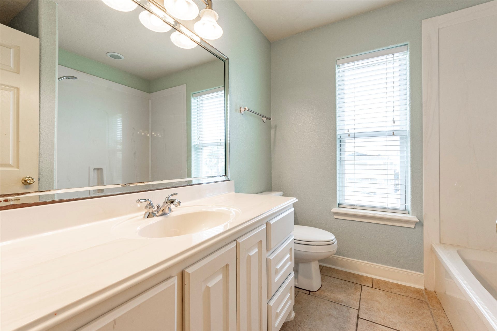70 Tarpon Street, Bayou Vista, TX 77563 70 Tarpon Street, Bayou Vista, TX 77563