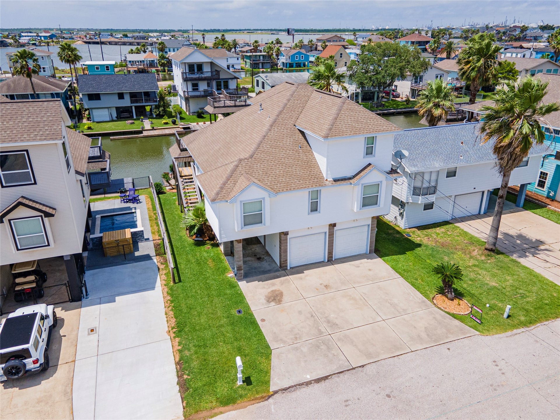 70 Tarpon Street, Bayou Vista, TX 77563 70 Tarpon Street, Bayou Vista, TX 77563