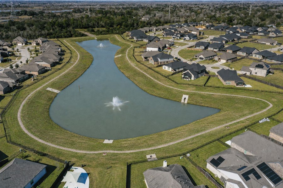 Property photo for 409 Chardonnay Drive, Alvin, TX
