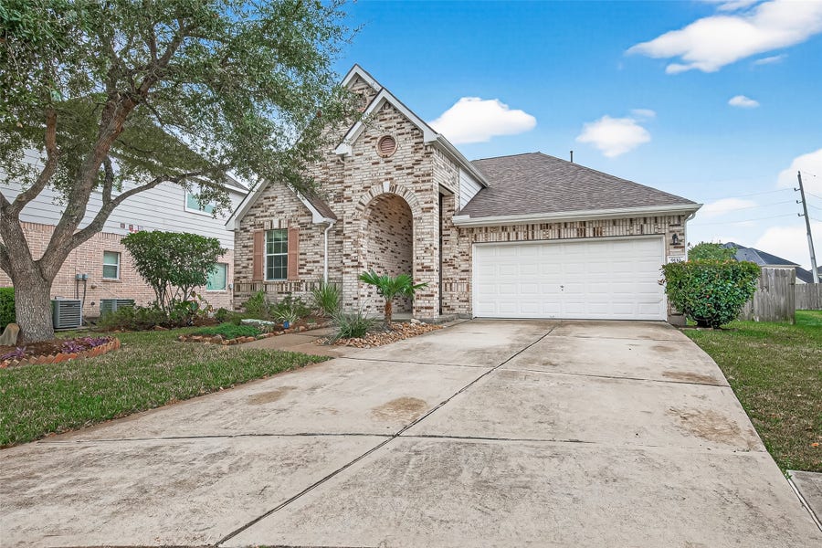 Property photo for 9110 Cavalier Lane, Rosenberg, TX