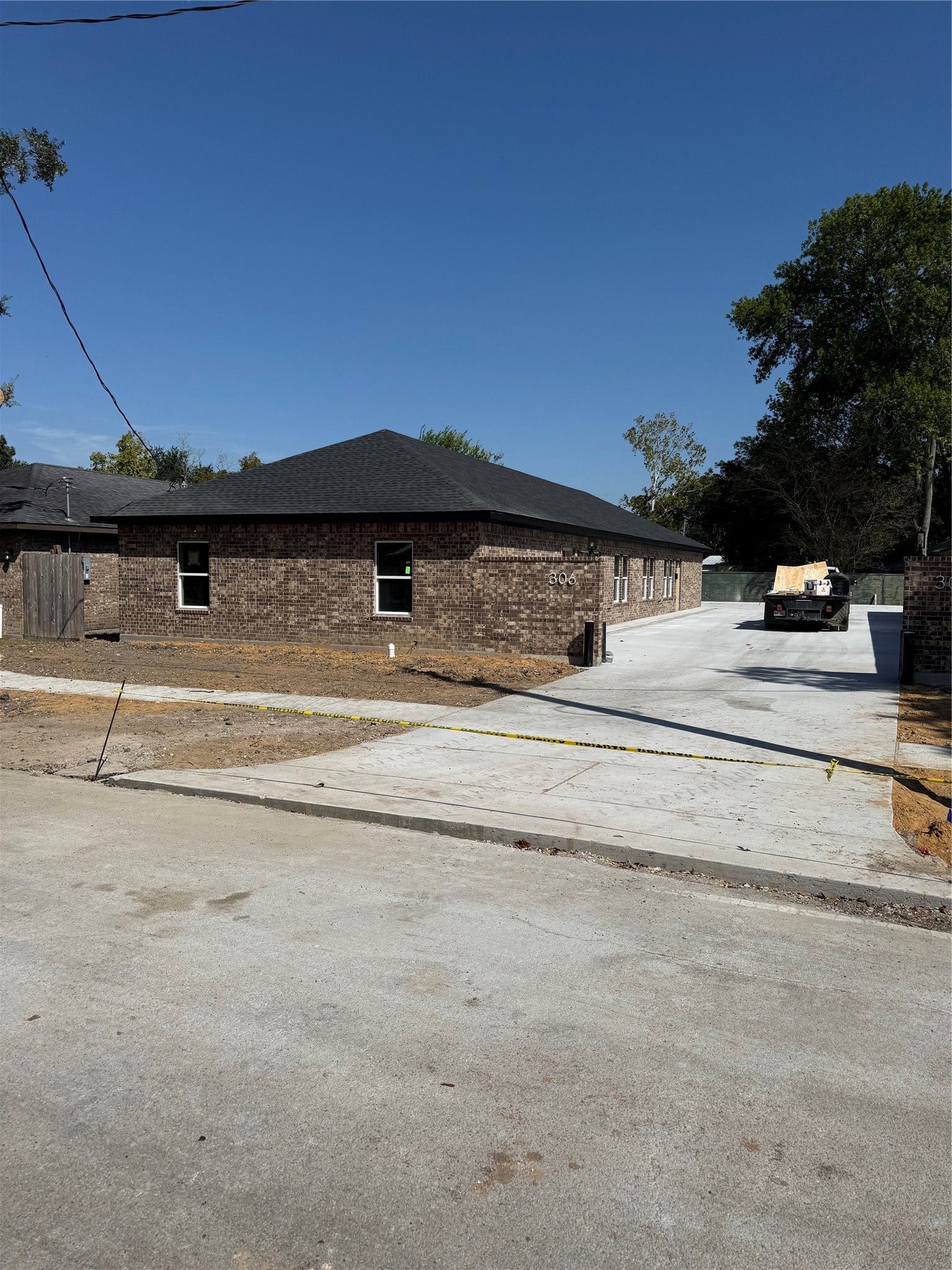 304 N N Ormsby Street, Alvin, TX 77511 Close to highway 6