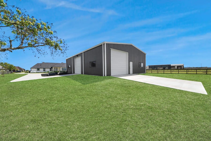 Property photo for 7723 Stratford Hall Drive, Rosharon, TX