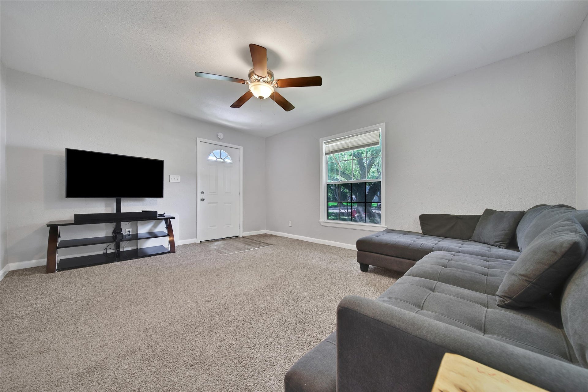1606 W 8th Street, Freeport, TX 77541
