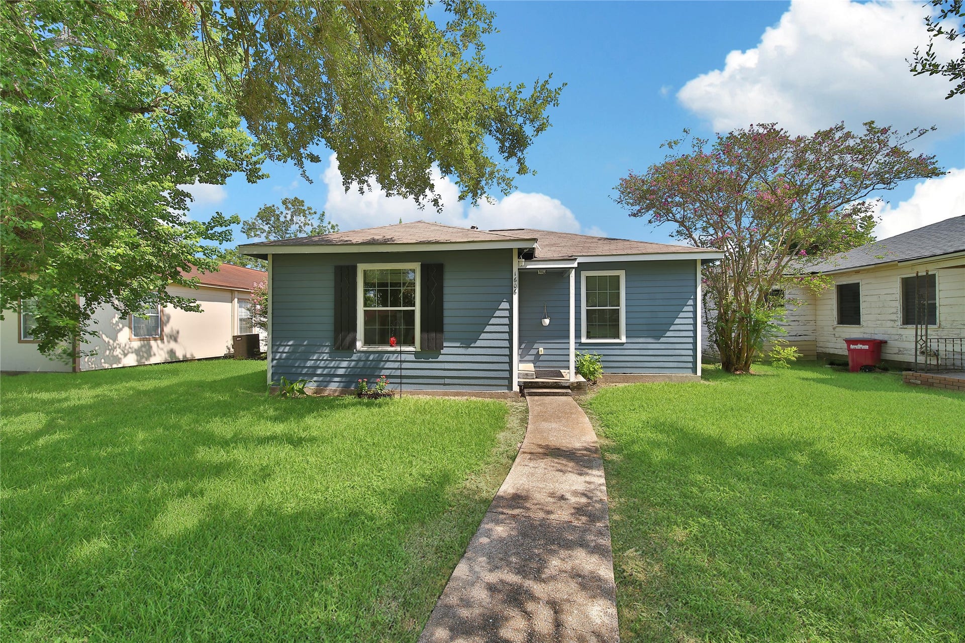 1606 W 8th Street, Freeport, TX 77541