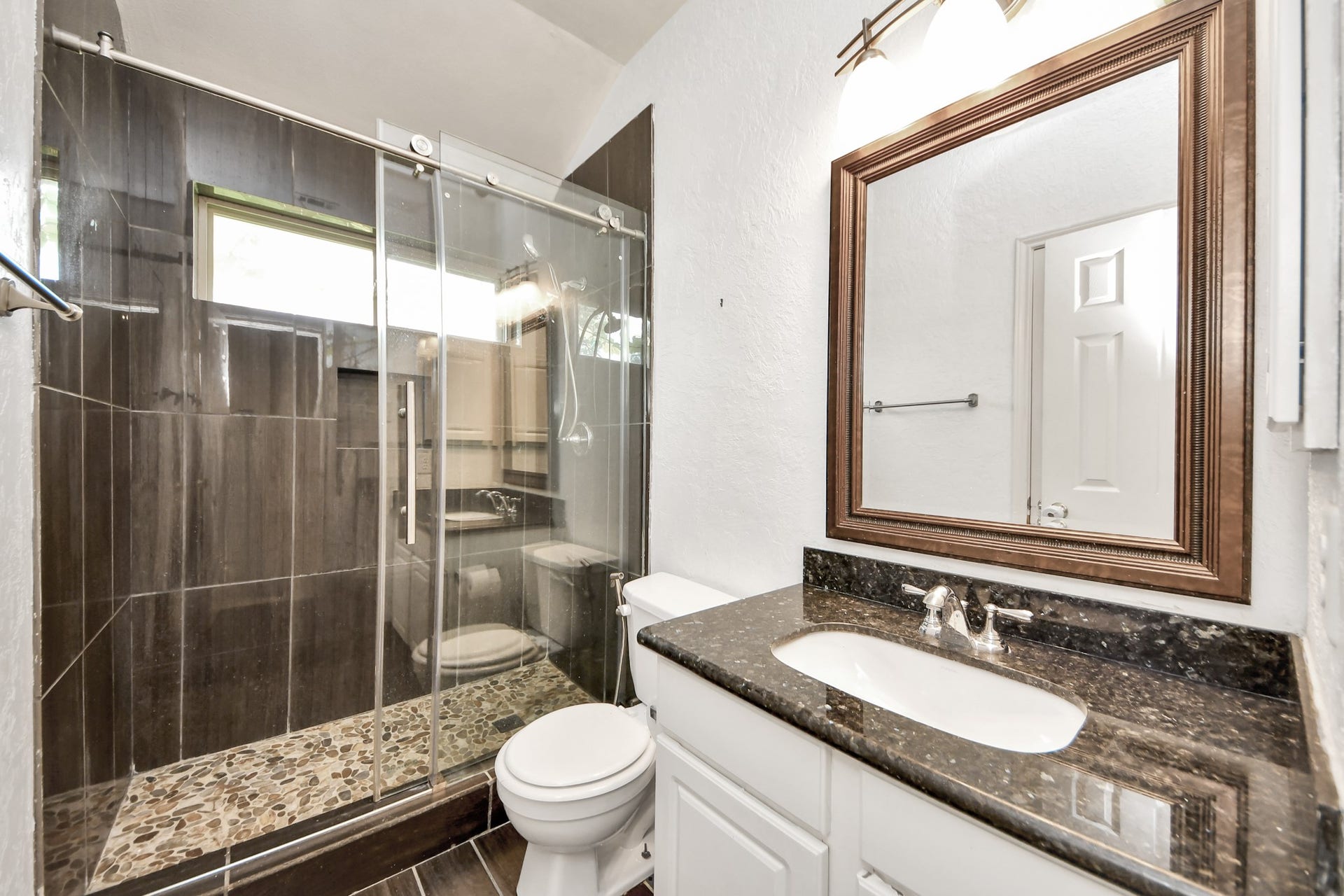 3818 S Barnett Way, Missouri City, TX 77459 3818 S Barnett Way, Missouri City, TX 77459