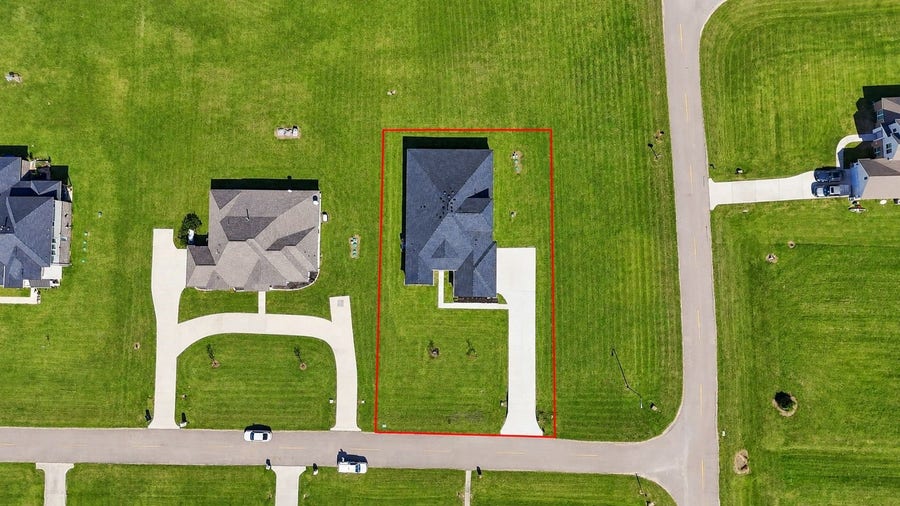 Property photo for 602 Johnston Drive, Rosharon, TX