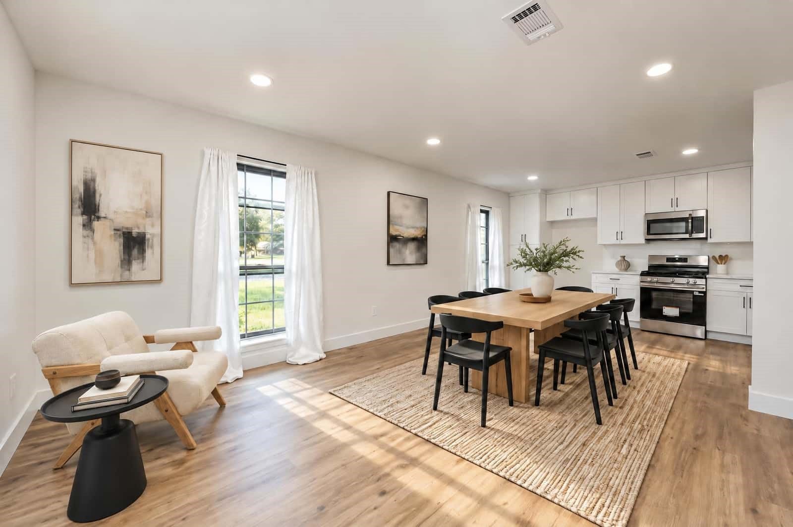 3013 Woodland Drive, Dickinson, TX 77539 Flex area perfect for cozying up with a good book.