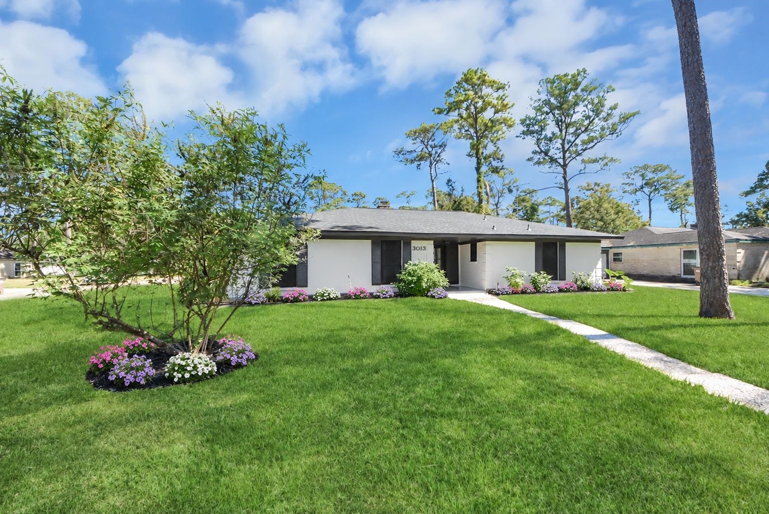 3013 Woodland Drive, Dickinson, TX 77539 Huge corner lot.