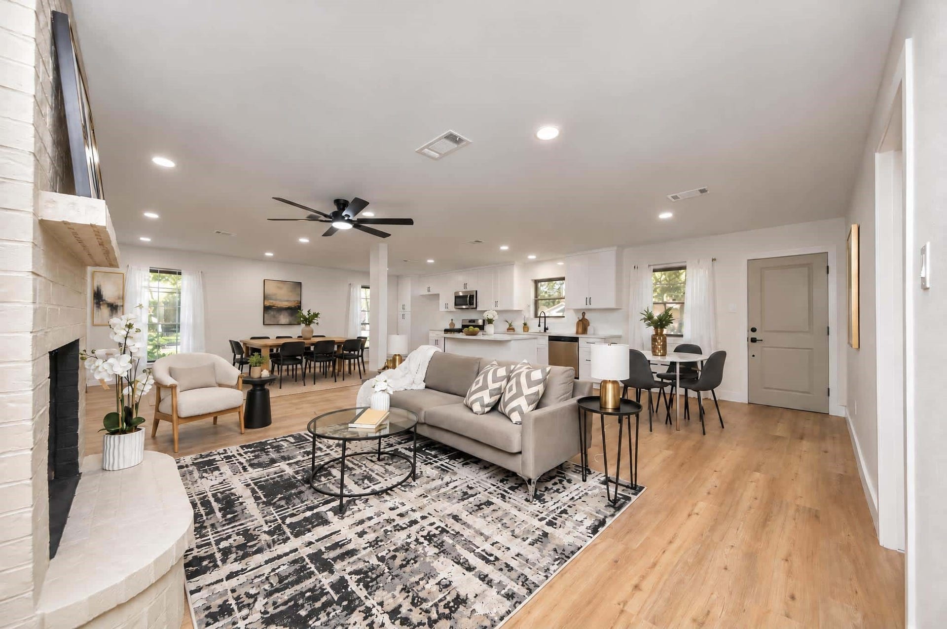 3013 Woodland Drive, Dickinson, TX 77539 So much room!