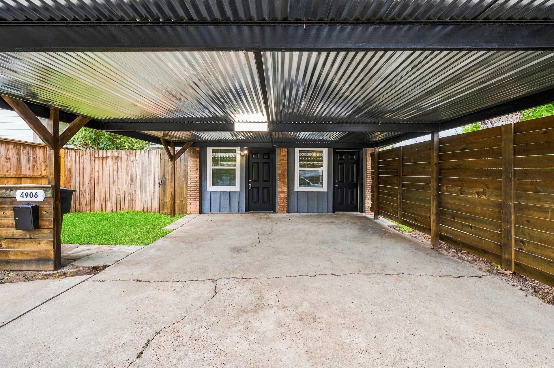 4916 Yale Street, Houston, TX 77022 4916 Yale Street, Houston, TX 77022