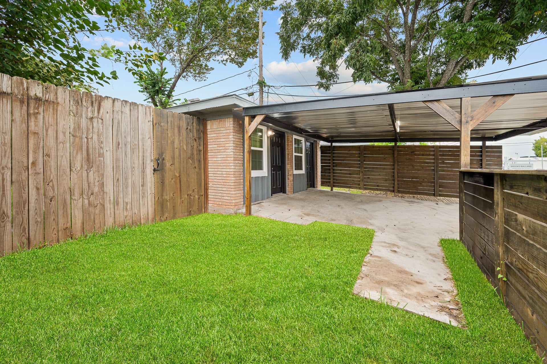 4916 Yale Street, Houston, TX 77022 4916 Yale Street, Houston, TX 77022