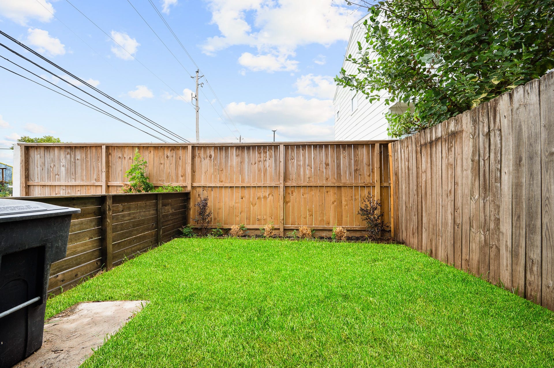 4916 Yale Street, Houston, TX 77022 4916 Yale Street, Houston, TX 77022