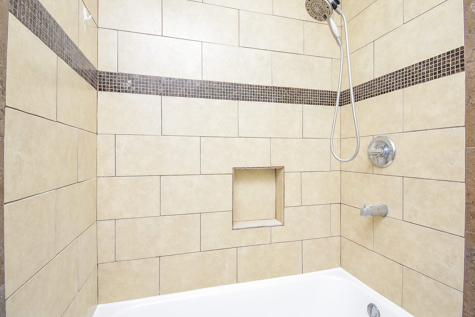 7406 Schiller Street, Houston, TX 77055 Shower/tub combination.