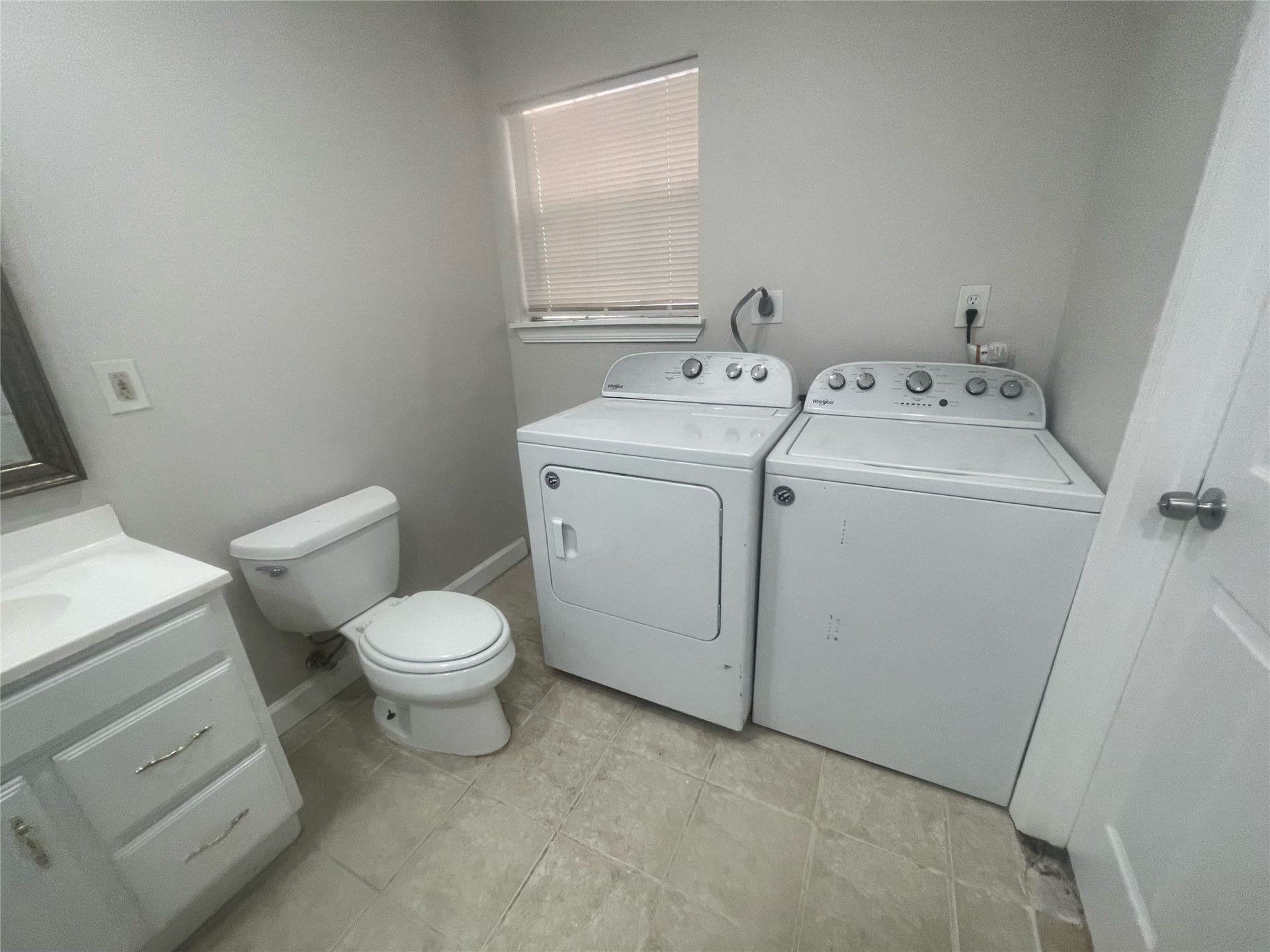 7406 Schiller Street, Houston, TX 77055 Washer & Dryer included!