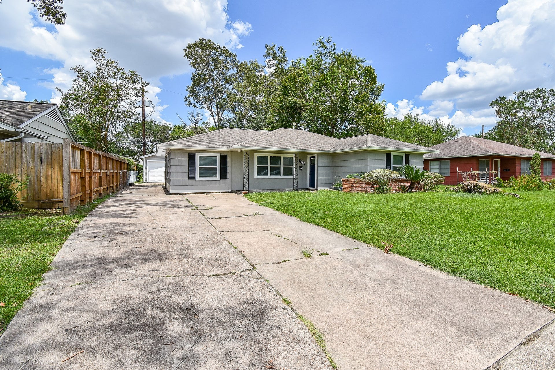 7406 Schiller Street, Houston, TX 77055 Check out the virtual tour!