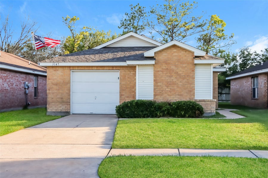 Property photo for 3147 Boynton Drive, Houston, TX