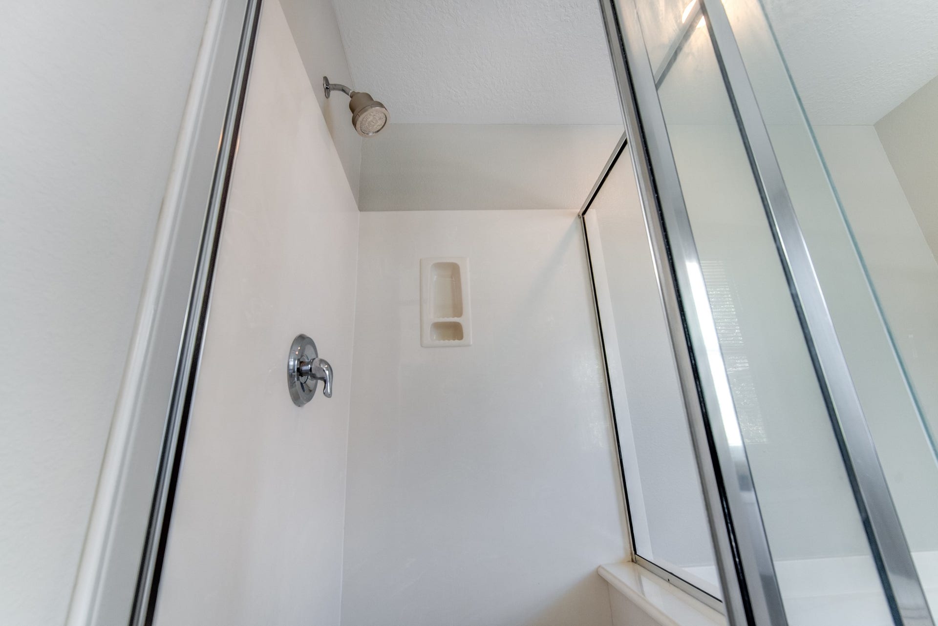 3310 Orchid Trace Lane, Houston, TX 77047 Shower