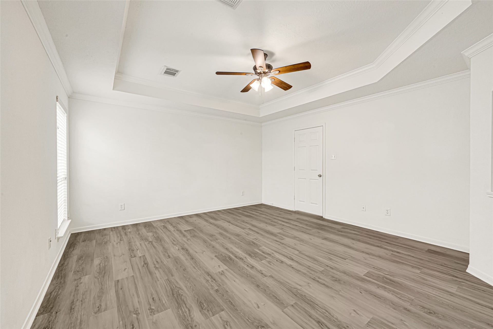 7314 Wooded Lake Lane, Richmond, TX 77407 Another view of Primary Bedroom.