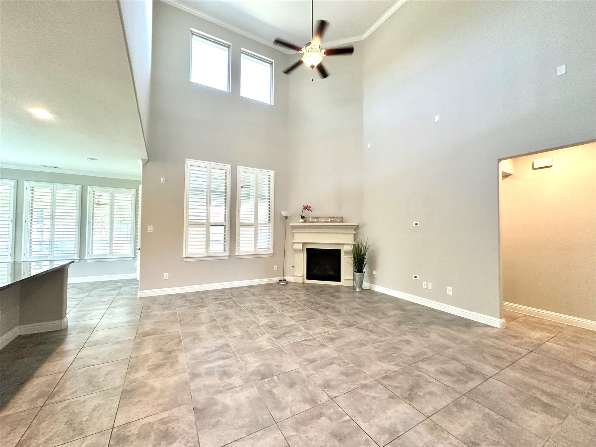 Beautiful and modern floor plan with high ceilings