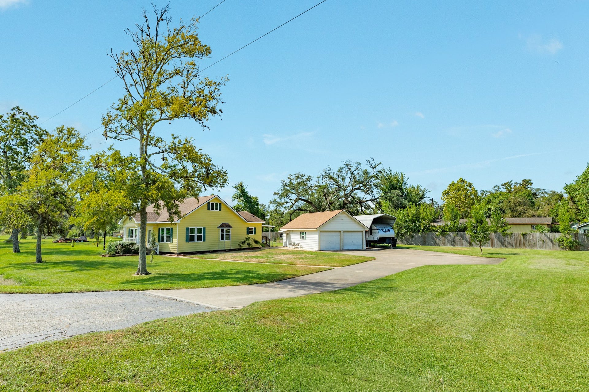 What a yard! Endless possibilities to make this home YOURS!