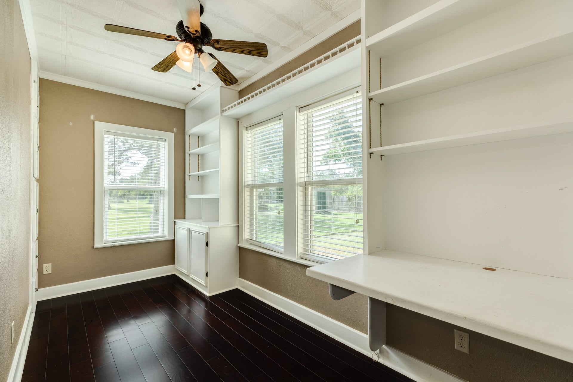 Sunroom/Office/Flex Room