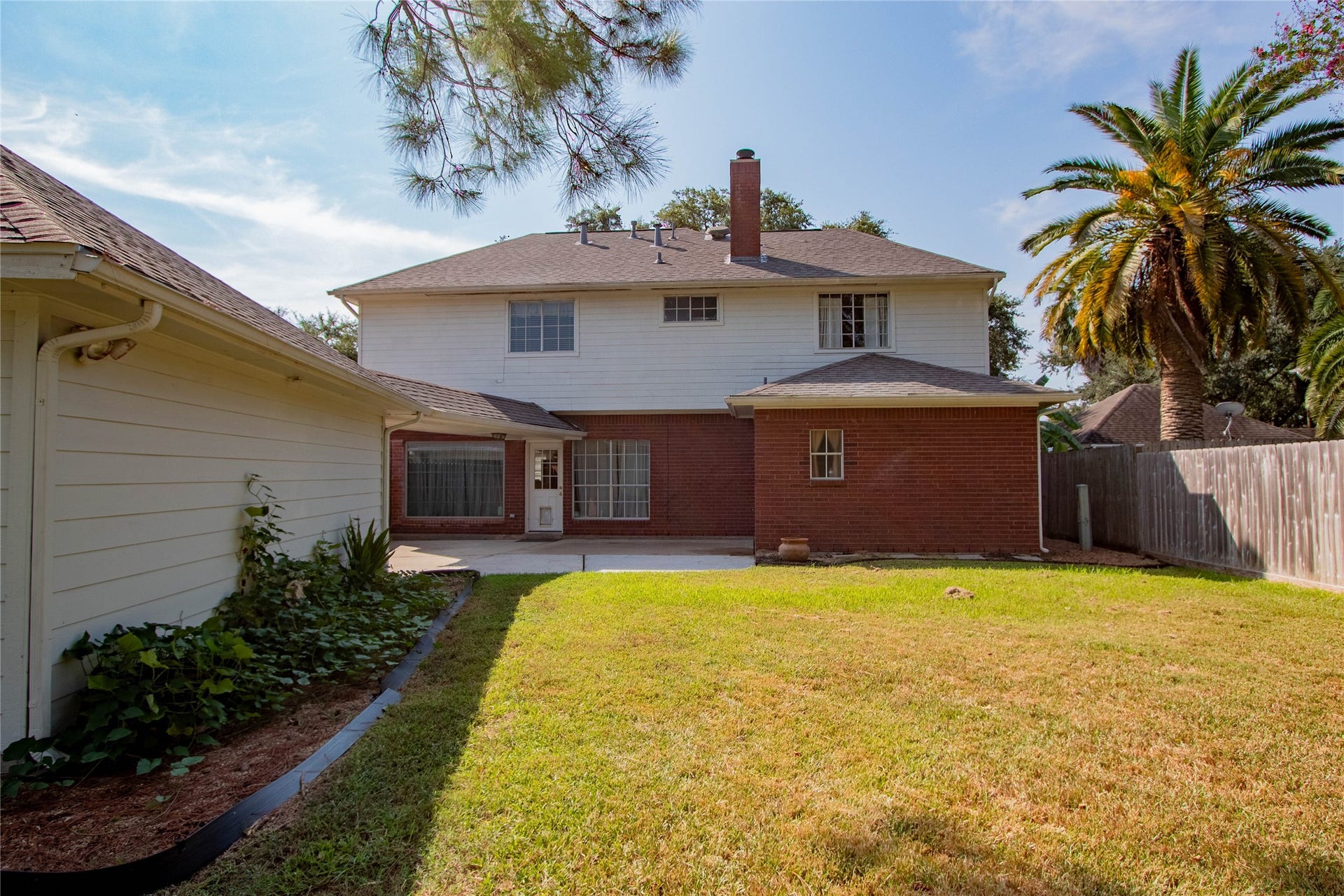 4700 Broadmoor Drive, League City, TX 77573 Plenty of room for a great pool!