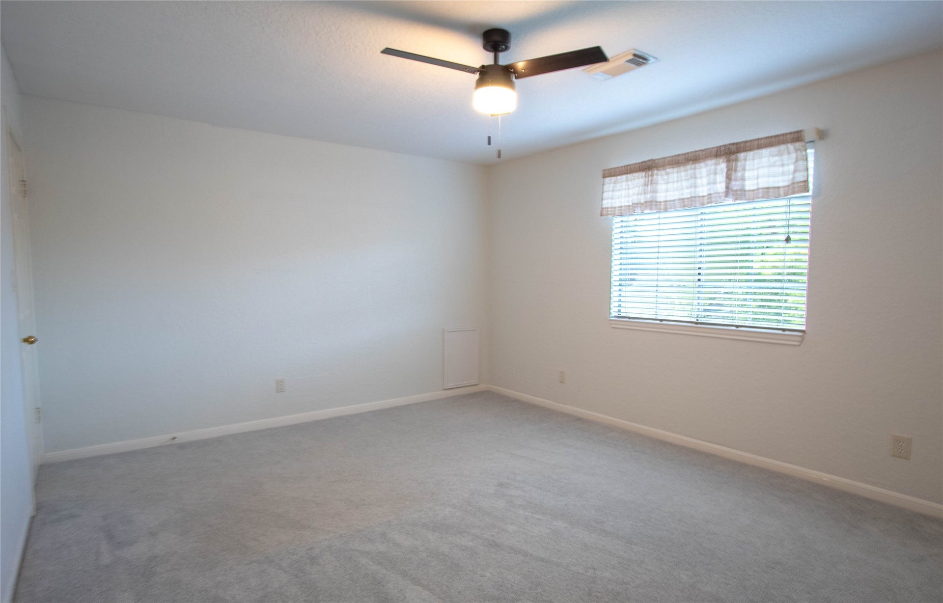 4700 Broadmoor Drive, League City, TX 77573 4700 Broadmoor Drive, League City, TX 77573