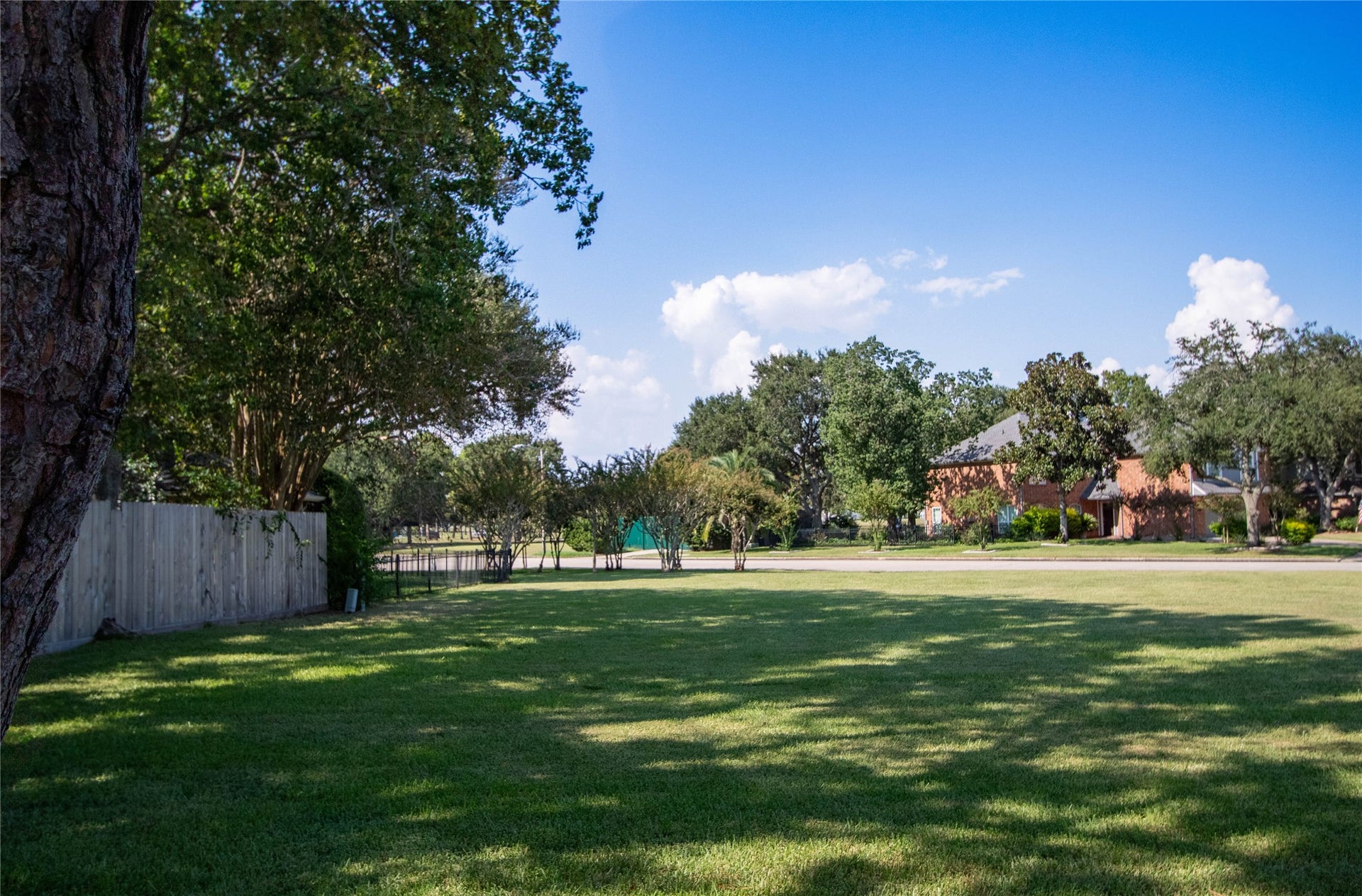 4700 Broadmoor Drive, League City, TX 77573 This is the green area for the neighborhood behind the backyard that is maintained by the HOA. You just have to use it!