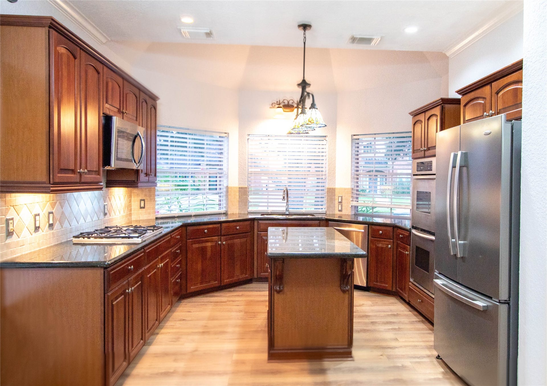 4700 Broadmoor Drive, League City, TX 77573 4700 Broadmoor Drive, League City, TX 77573