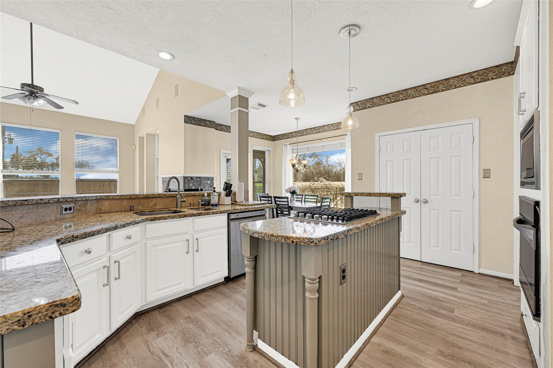4902 Bellmead Drive, Missouri City, TX 77459 4902 Bellmead Drive, Missouri City, TX 77459
