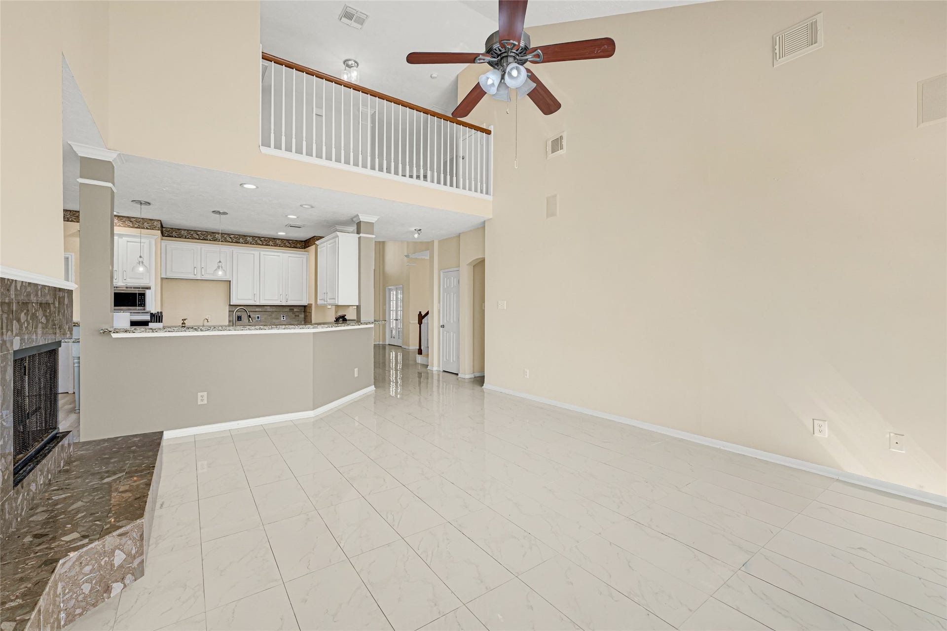 4902 Bellmead Drive, Missouri City, TX 77459 View from Living room to kitchen