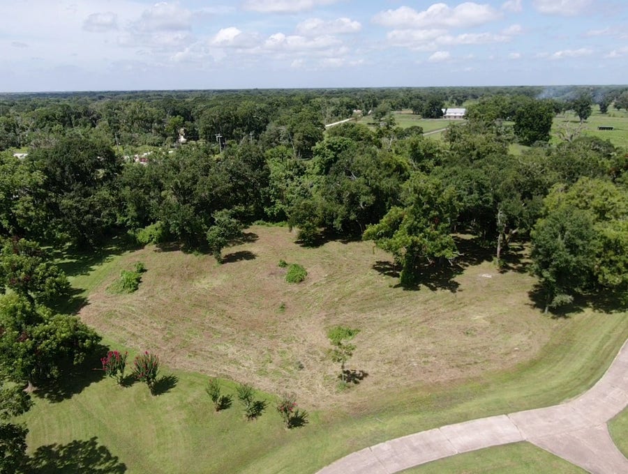 Property photo for 130 Sally Lake Court, Angleton, TX