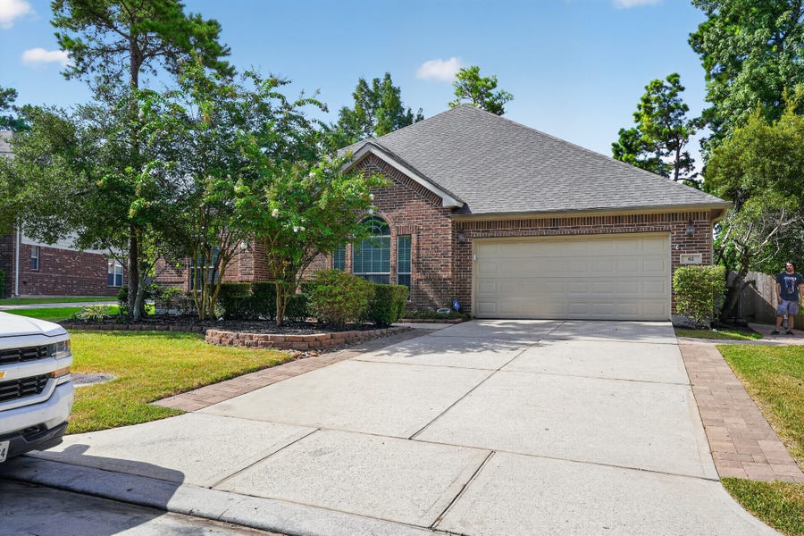Property photo for 62 S Bardsbrook Circle, Spring, TX
