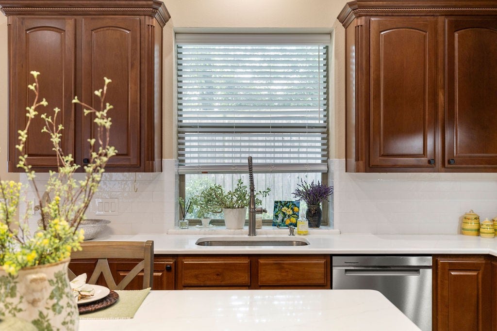 82 Mill Point Place, The Woodlands, TX 77380 82 Mill Point Place, The Woodlands, TX 77380