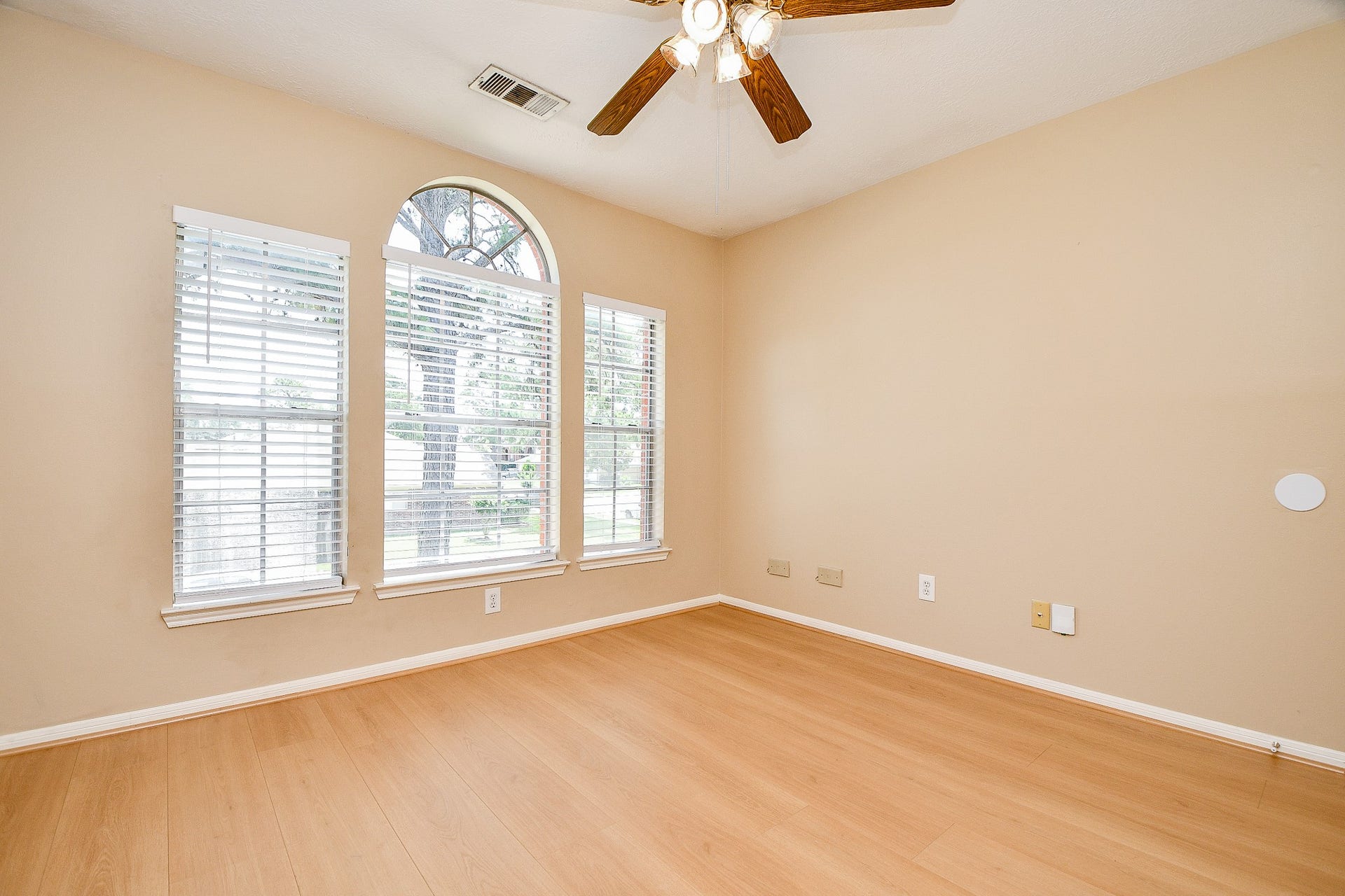 11707 Turtle Lake Drive, Houston, TX 77064