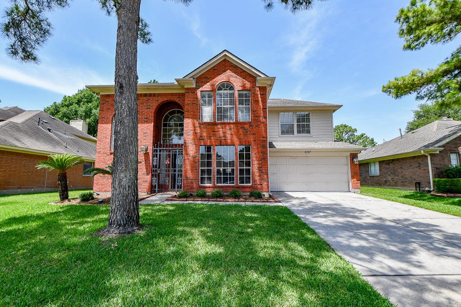 Property photo for 11707 Turtle Lake Drive, Houston, TX