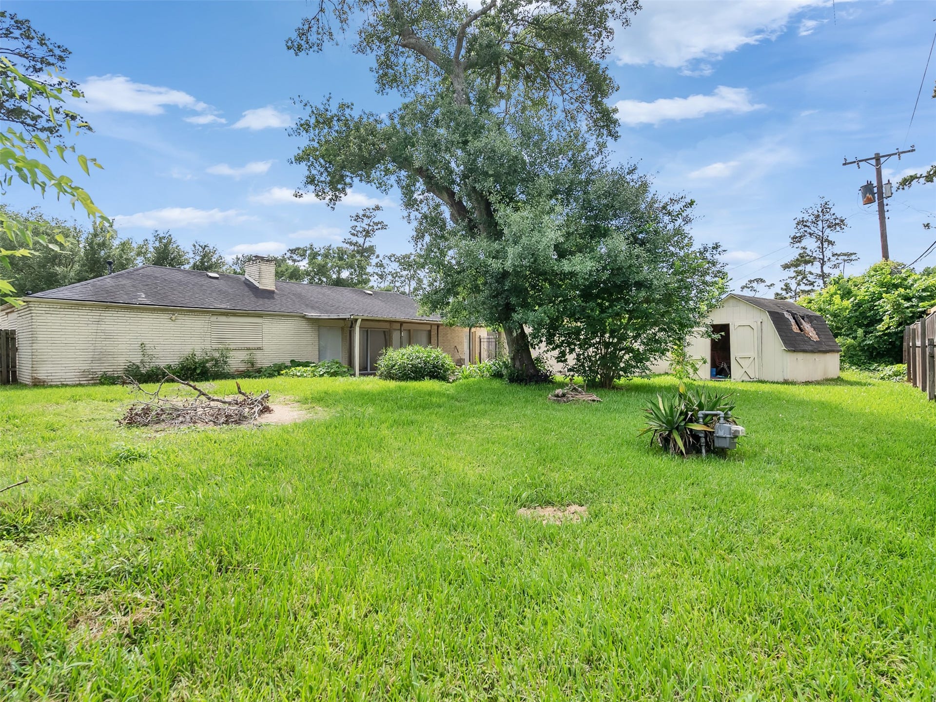 3015 Inwood Drive, Dickinson, TX 77539 3015 Inwood Drive, Dickinson, TX 77539