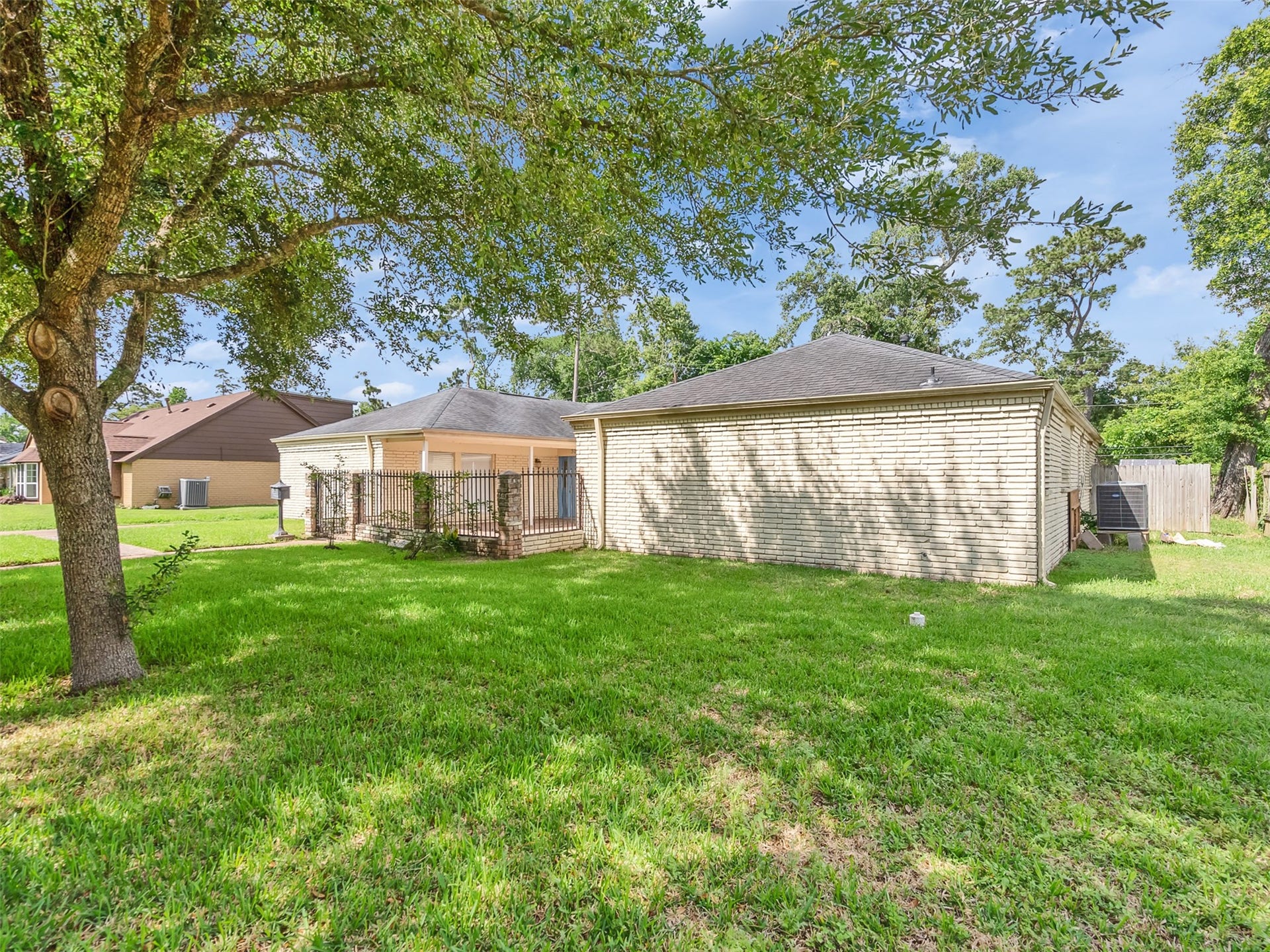 3015 Inwood Drive, Dickinson, TX 77539 3015 Inwood Drive, Dickinson, TX 77539