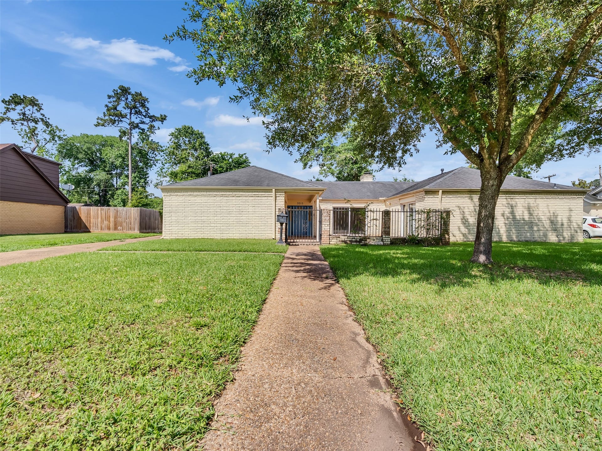 3015 Inwood Drive, Dickinson, TX 77539 3015 Inwood Drive, Dickinson, TX 77539