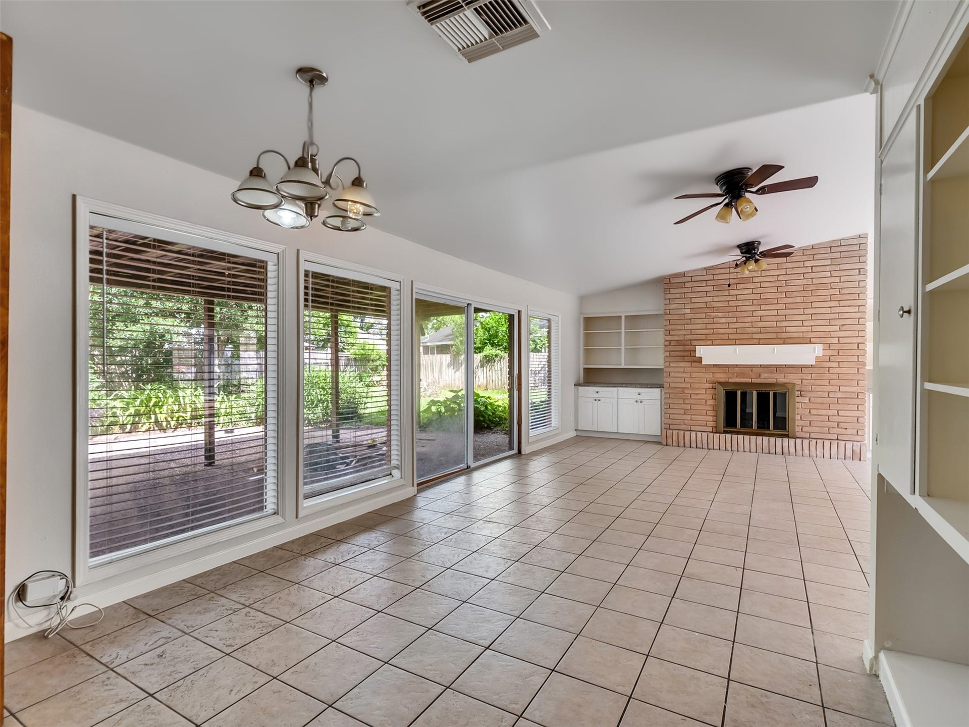 3015 Inwood Drive, Dickinson, TX 77539 3015 Inwood Drive, Dickinson, TX 77539