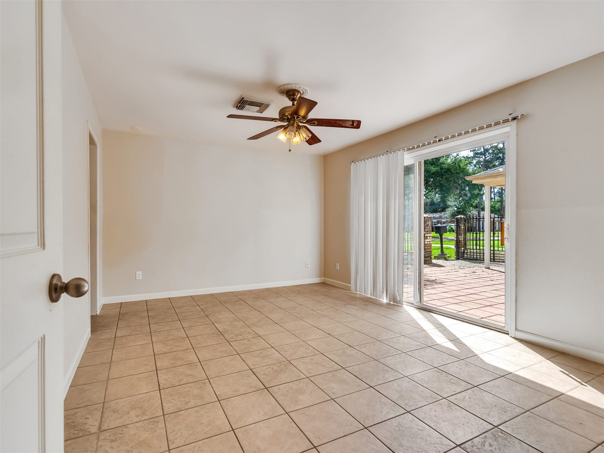 3015 Inwood Drive, Dickinson, TX 77539 3015 Inwood Drive, Dickinson, TX 77539