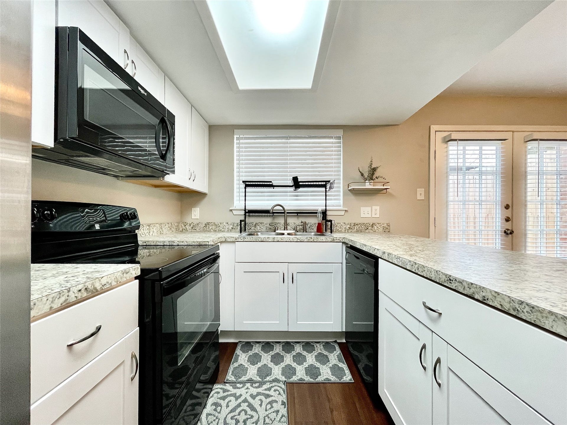 11525 Beechnut Street, Houston, TX 77072 11525 Beechnut Street, Houston, TX 77072