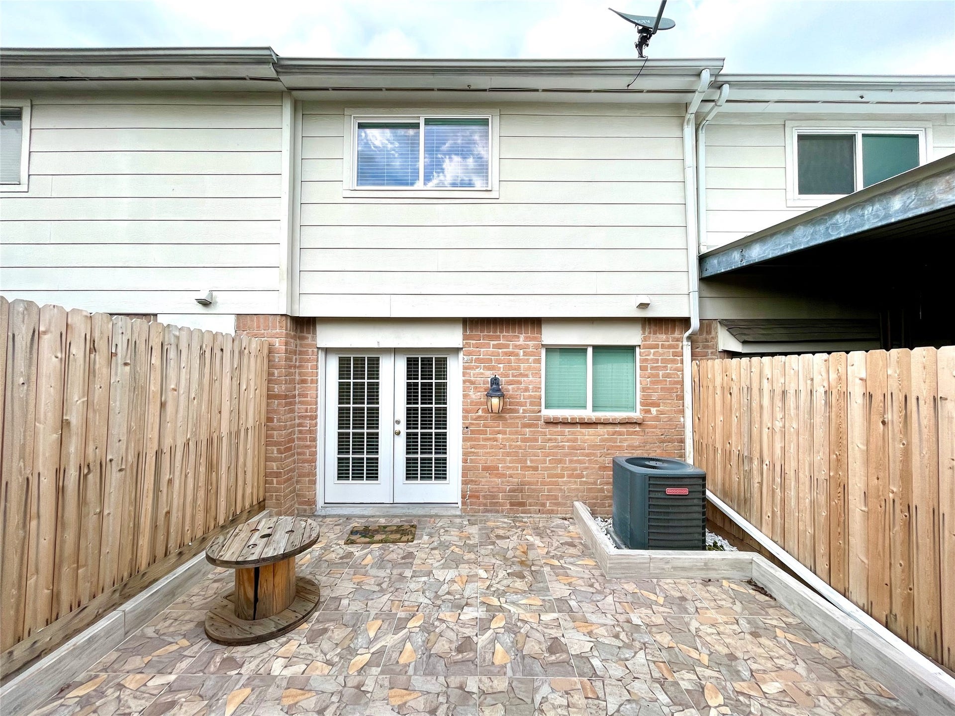 11525 Beechnut Street, Houston, TX 77072 11525 Beechnut Street, Houston, TX 77072