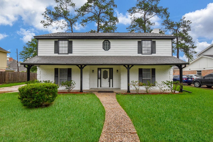 Property photo for 15814 Winding Moss Drive, Houston, TX
