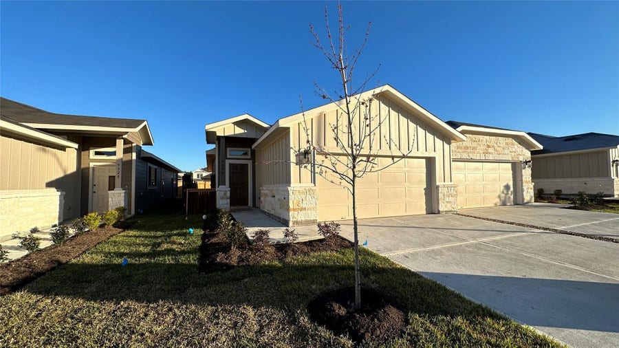 Property photo for 9832 Grosbeak Lane, Magnolia, TX