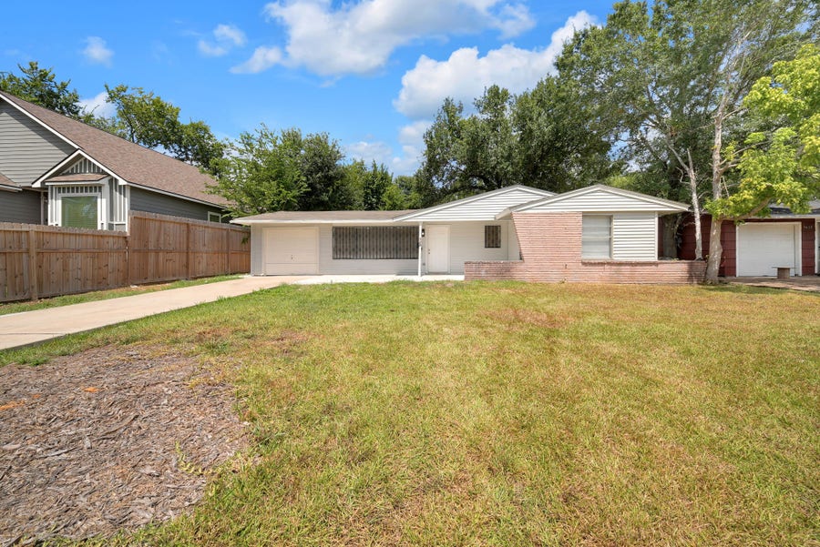 Property photo for 5831 Lyndhurst Street, Houston, TX