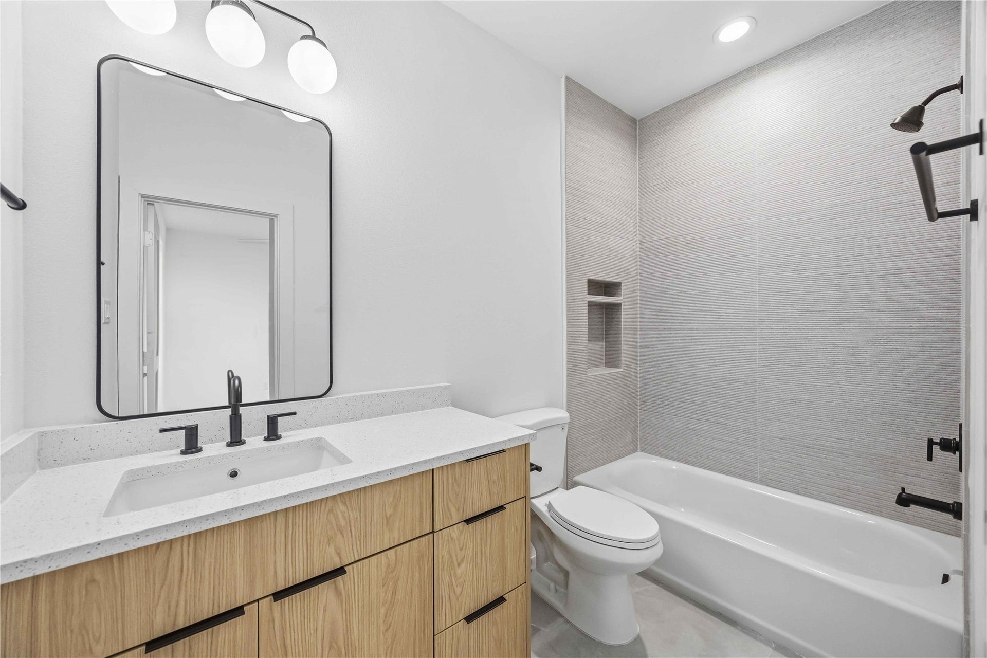 3431 Dennis Street, Houston, TX 77004 3431 Dennis Street, Houston, TX 77004