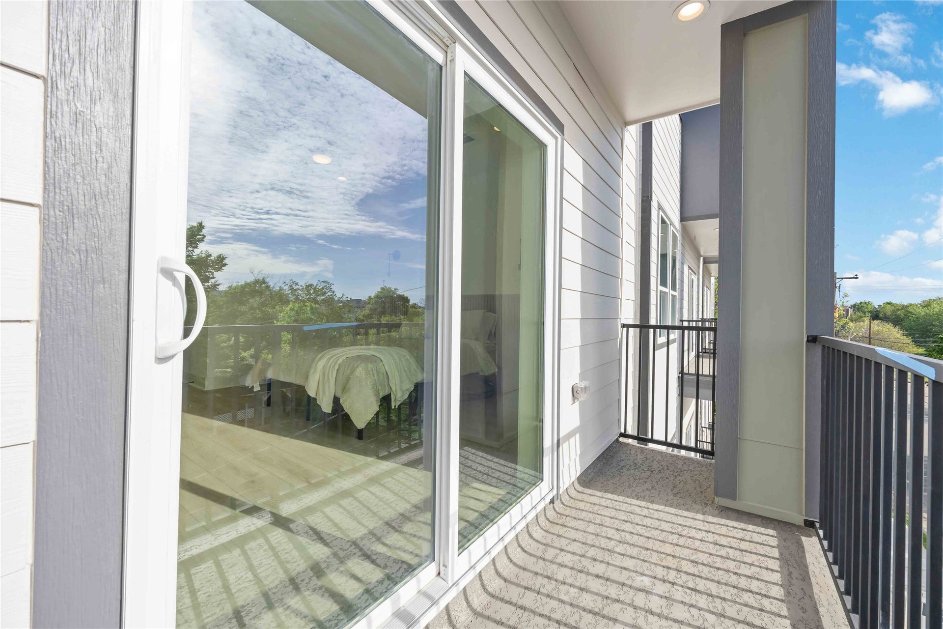 3431 Dennis Street, Houston, TX 77004 3431 Dennis Street, Houston, TX 77004