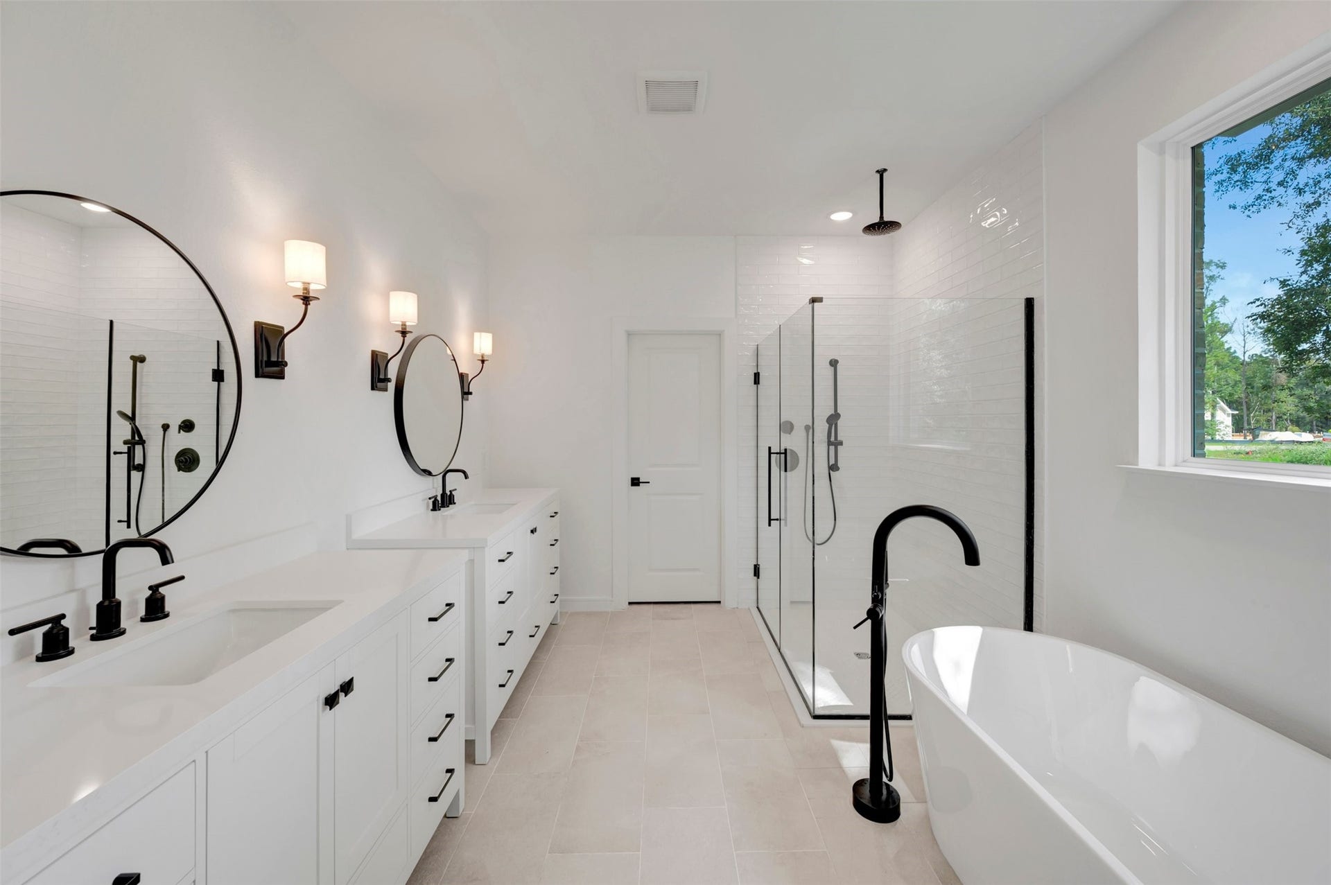 2124 River Maple Drive, Magnolia, TX 77363 Spa-like primary bath (*Photo not of actual home and used for illustration purposes only. Colors/finishes may differ from the ones currently selected in the home.)